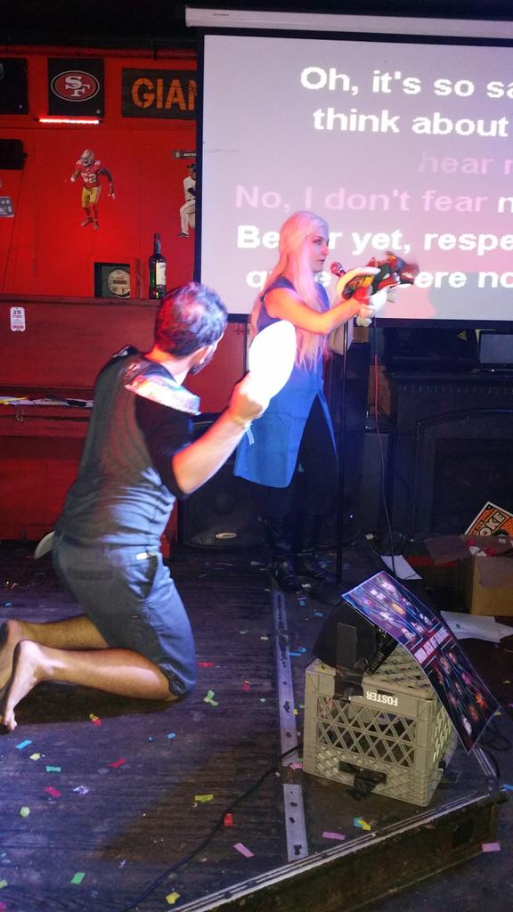 UNIONJACKOFF's tweet photo. #got #gameofthrones #karaoke @SFALPHAbar at #irelands32 http://t.co/miZ5SkUPc2