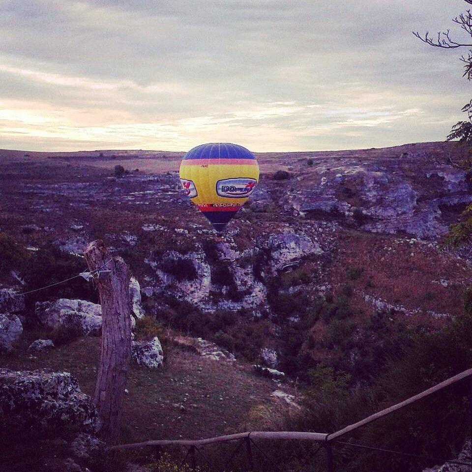 #Matera, ore 07:00. Oggi il #meteo è stato favorevole e la nostra #mongolfiera è riuscita a spiccare il #volo !