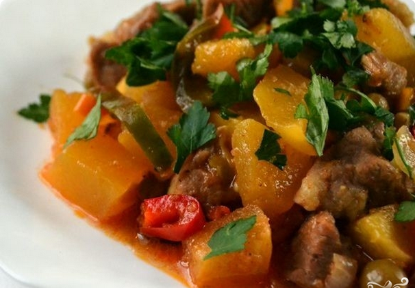 Рагу из ребрышек свинины. Как вкусно приготовить свиное рагу. Как вкусно приготовить свиное рагу. Рагу из свинины. Как вкусно приготовить свиное рагу.