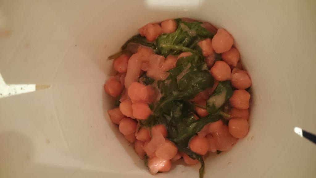 crofter_ellis's tweet photo. @Stephanie_Oram made chick pea and spinach tandoori massala for lunch at work #UseWhatIHave http://t.co/KZM41CscTY