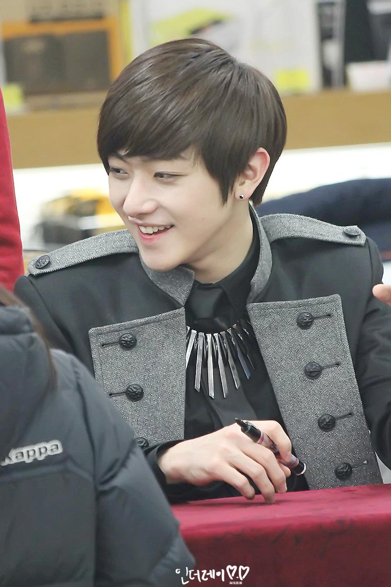 28K08W's tweet photo. เป็นคนที่ไม่ว่าจะมุมไหนก็สวยและน่ารัก http://t.co/k6kwUFwEHV