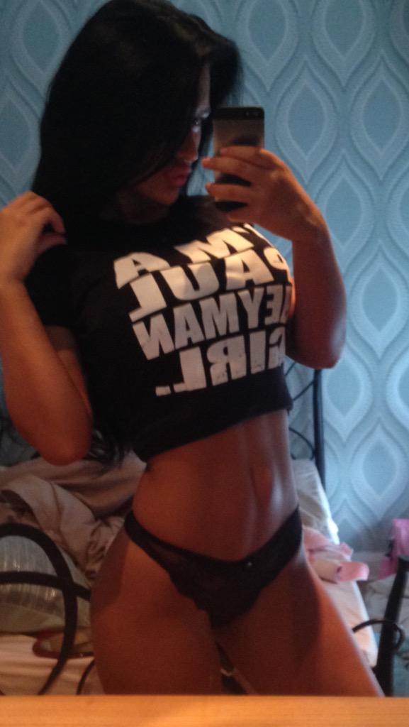 HeymanHustle's tweet photo. #PaulHeymanGirl @PaigeRebecca26 has landed in #Mallorca for #EXCLUSIVE #HustleBootyTempTats photos w/ @MikeCohenTOG! http://t.co/XkWXEF2GPi