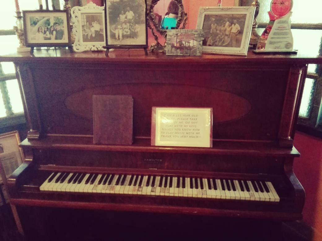 Therealrikyboy's tweet photo. #oldest #callearco #favchillspot http://t.co/ZY5zwpj1Qg