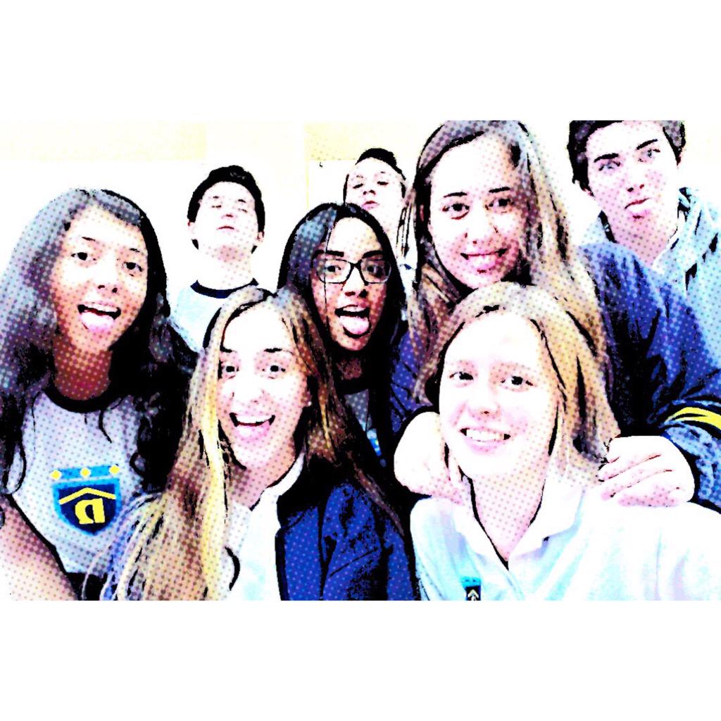 GabyArboledaR's tweet photo. #Quibio: una sola familia ❤️😍 @moniqueponceg @Mamechelasso @mariuxigrau @isabellamn97 @mpolit98 http://t.co/YGxWKx64fm