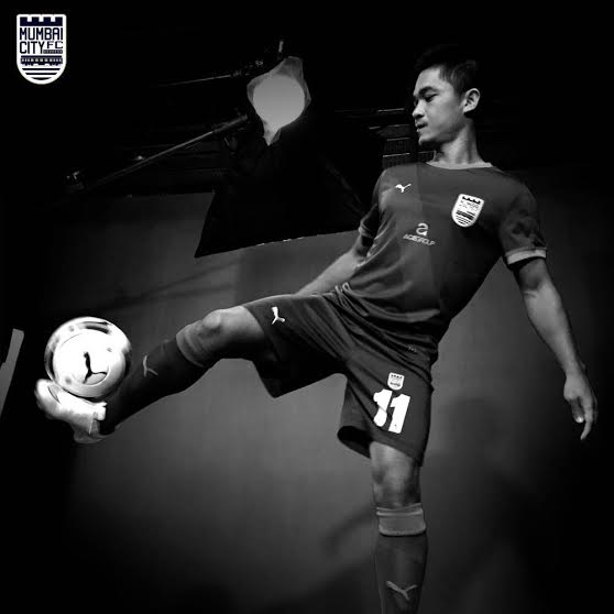 MumbaiCityFC's tweet photo. The stage is set! Tweet using #MumbaiMeriJaan &amp; let's give our lads the support they need. #OneCityOneHeartbeat http://t.co/NJ5eGNY66v
