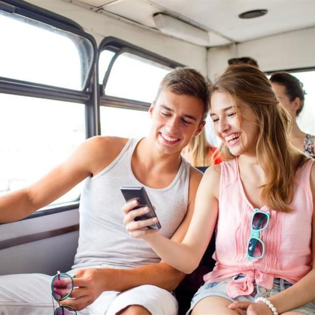 DedraDebruyn26's tweet photo. #USTeens add social media to toolbox for flirting: study http://t.co/HHWQPmpMiQ http://t.co/NWiVhy8aDI