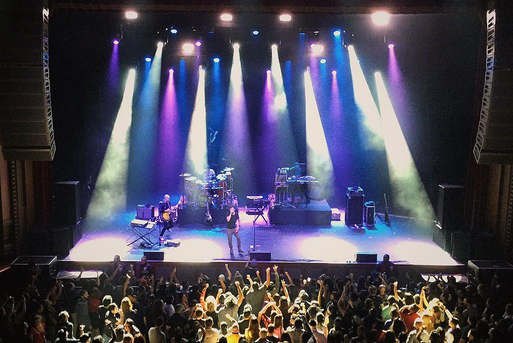 KinkyTheBand's tweet photo. Gracias Oakland!
#SOMOSconcert #FoxTheater http://t.co/ZVgIsqJple