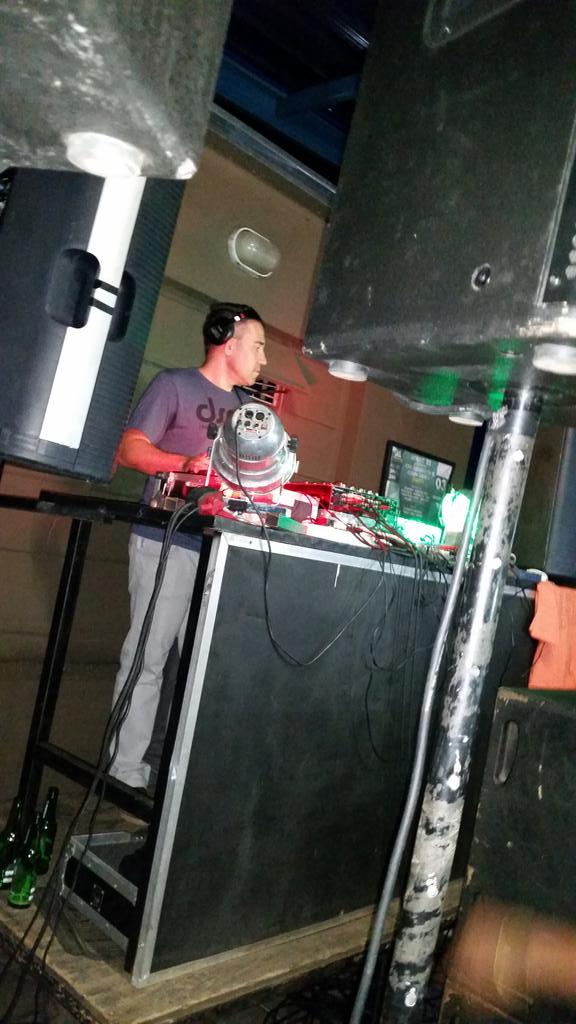 _MeanMike's tweet photo. @LarsLB did justice at House22 
#letskeepitdeep 
#dsoh
#properdeephouse
#Ourdeepaintyourdeep 
#onlyforthebraveones http://t.co/QInoEURvGc