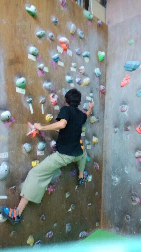 高橋里央 親戚が経営してるボルダリングジムでトレーニングをしてきました 初ボルダリング Jr鴨居駅から徒歩7分 クライミングプロジェクトというお店です 信じられないくらいしんどかった 腕がパンパンだ Http T Co 0reh3zka4z