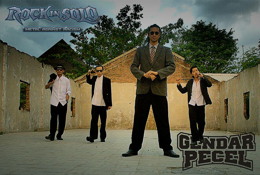 Hardcore parodi ugal ugalan dr lereng Gunung Lawu, Karanganyar, <a href="/GendarPecelHC/">DAGELAN JAWI</a> akan menghajar ROCK IN SOLO #RIS2015