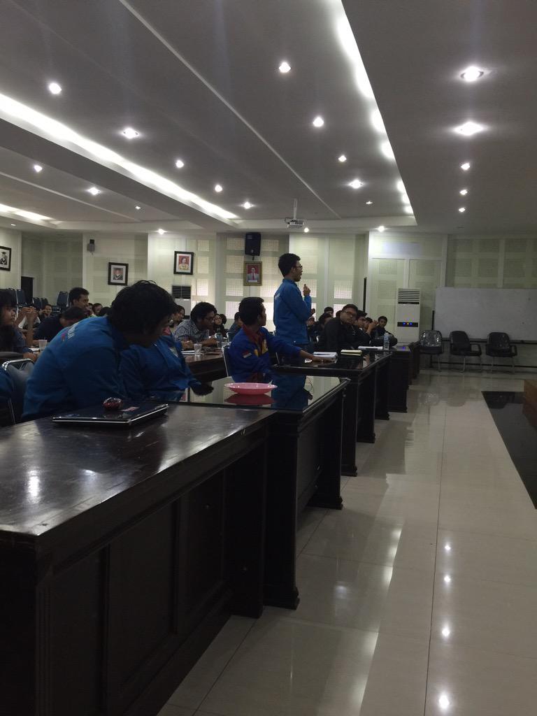 Sesi tanya jawab pada Forum Mahasiswa Teknik 2.