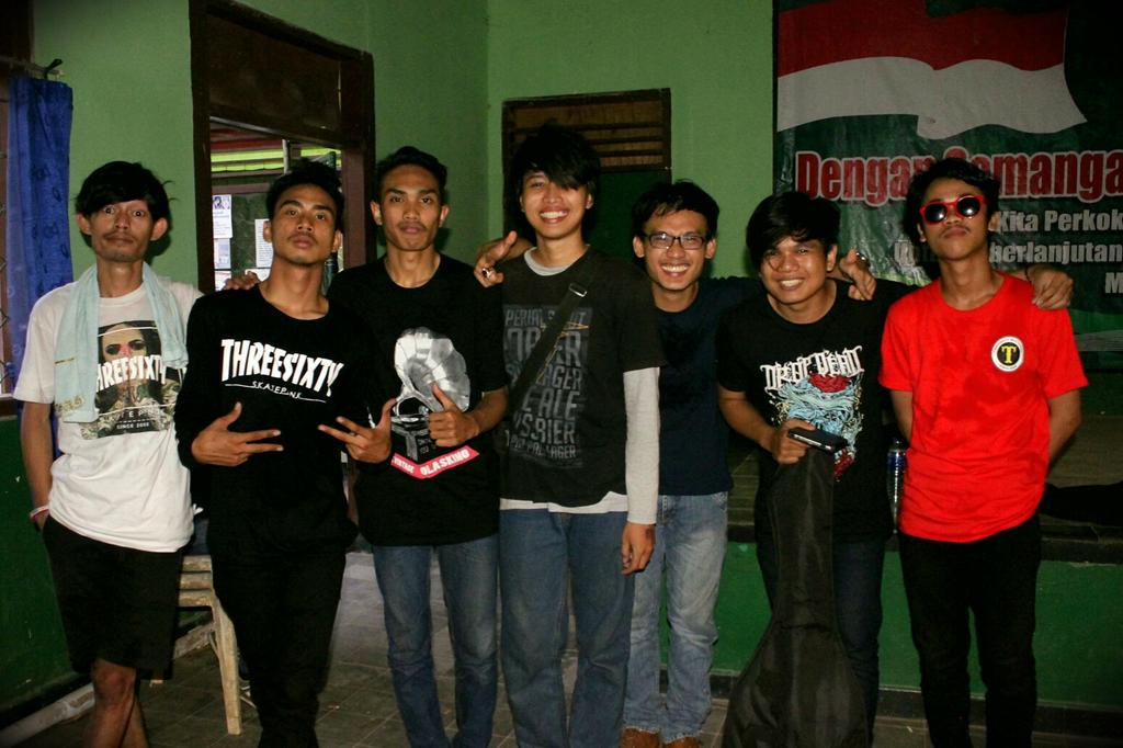 After stage <a href="/humancrazy68/">IG: @HUMANCRAZY68</a> di poncowati w/ @360Skatepunx trimakasih obrolan hangatnya ^^ .. See yah next stage!