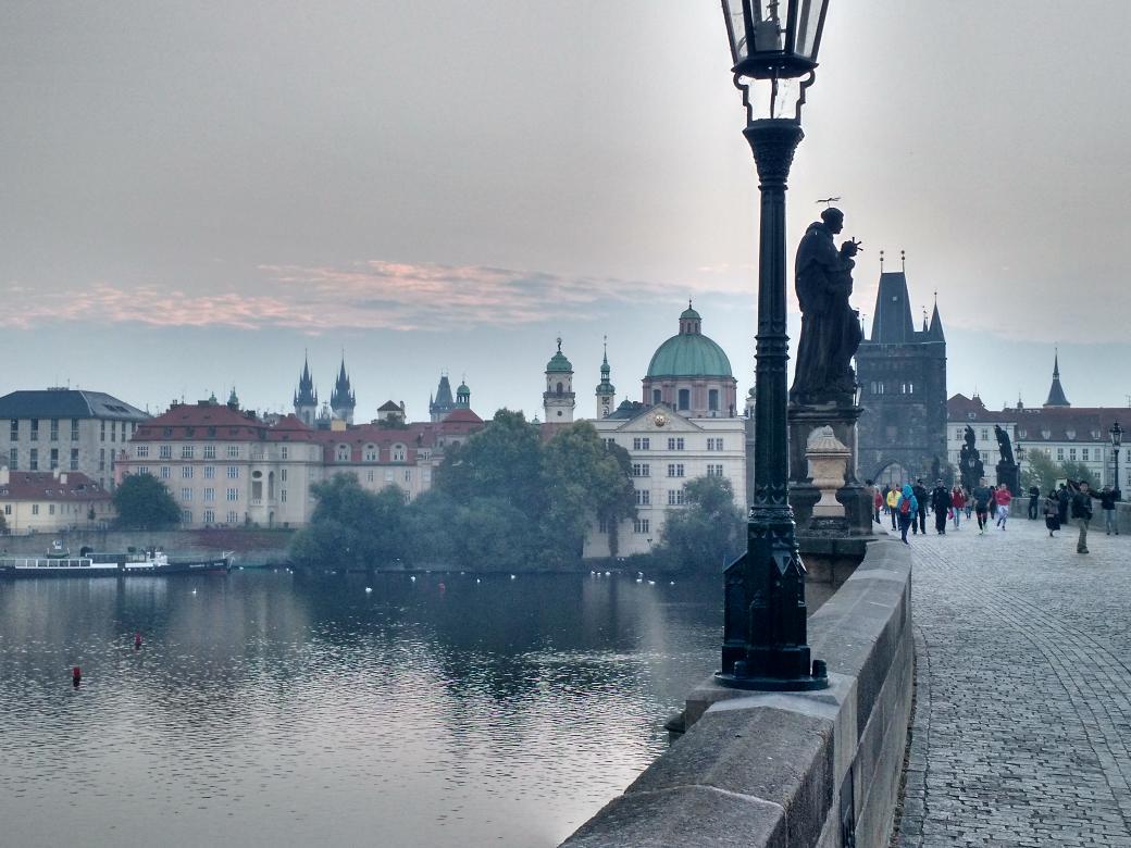 ShawnArnwine's tweet photo. Early morning walk in Prague http://t.co/zopsjIwFy6