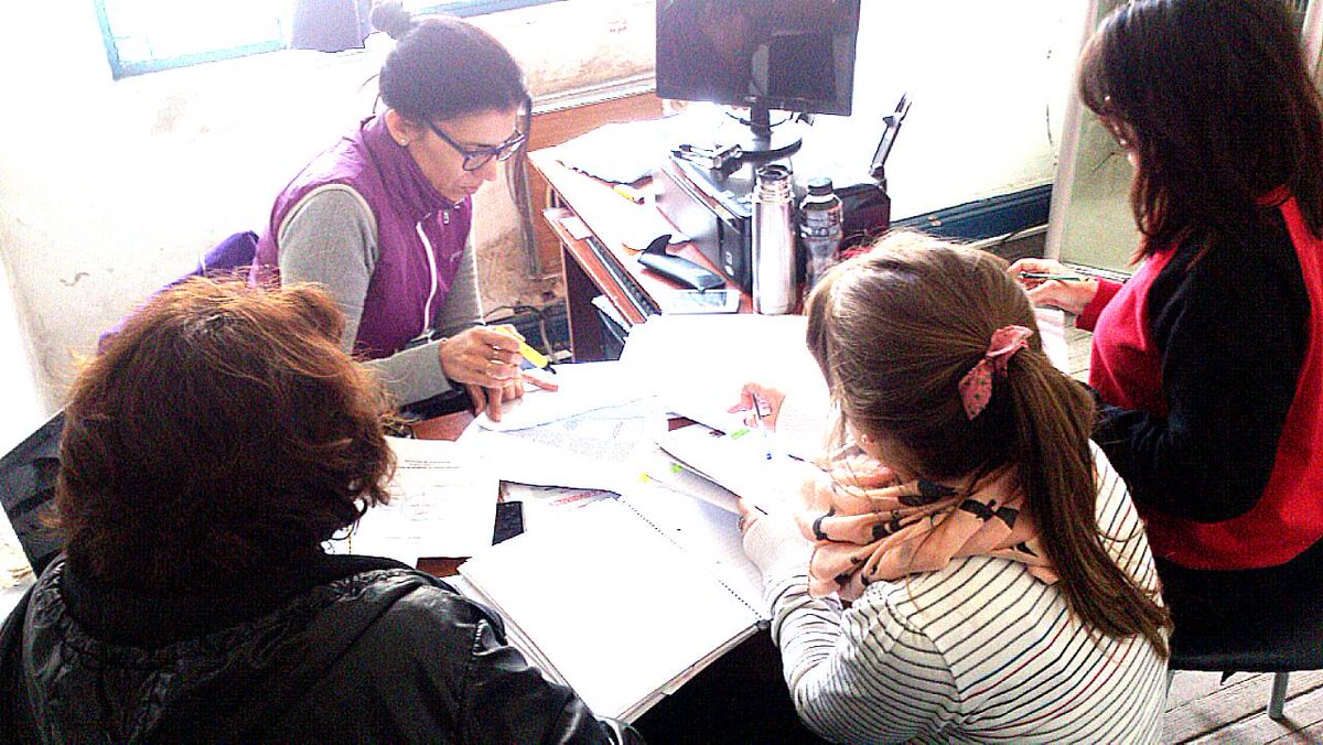 licenciadas2015's tweet photo. #resoluciondeproblemas manos a la Obra! http://t.co/NUDP6mu2xl