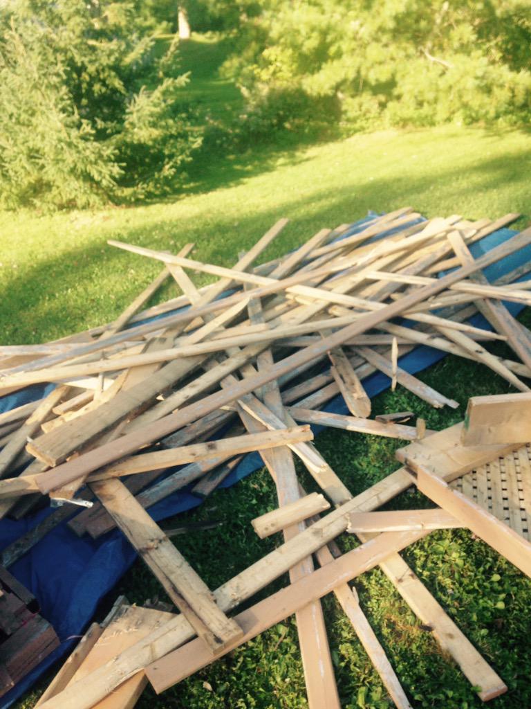 RefinedRemoval's tweet image. A Deck Demo For Today! Stay Tuned For The Finished Product 💪🔨👌 #Demolition #Deck #SmashingStuff