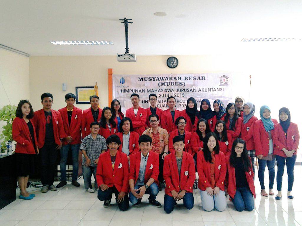 Terimakasih untuk dedikasi dan kinerja kalian selama setahun ini. Teruslaaah berprestasi dan berkarya