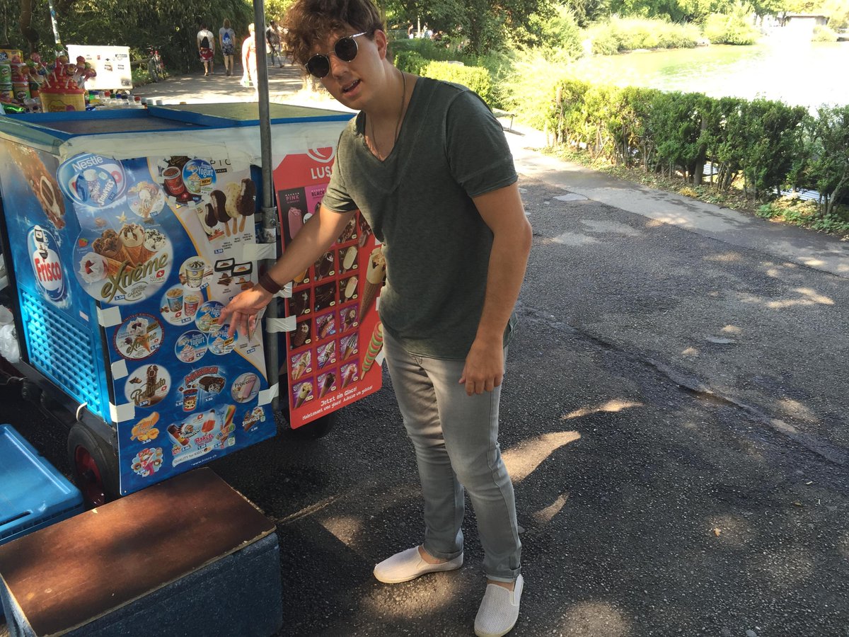 DJAlexPrice's tweet image. Choosing..Which icecream did you choose last before winter? Happy Monday!