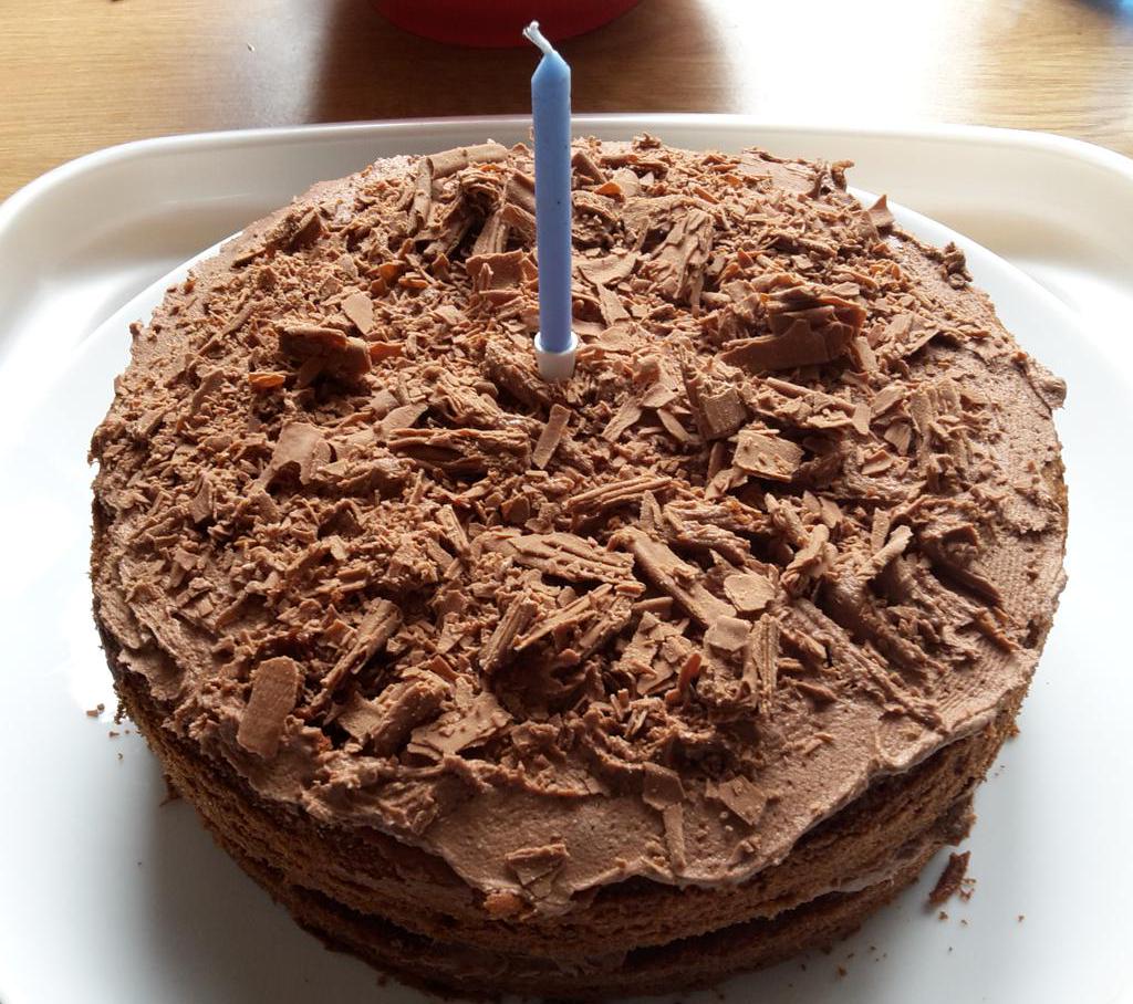 alitwonk's tweet photo. Just made myself a birthday cake π
32 tomorrow
#HappyBirthdayToMe #FlakeCake http://t.co/1HKD6KKtju