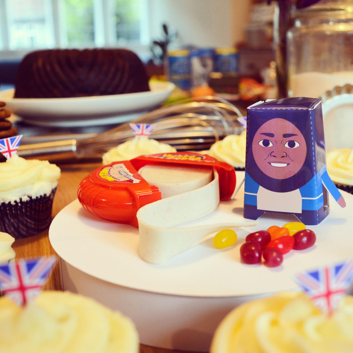 CraftyRobot's tweet image. @BegumNadiya Hey Nadiya, we&apos;ve made you your very own #CraftyRobot! See it in action: vimeo.com/141347393 #GBBO
