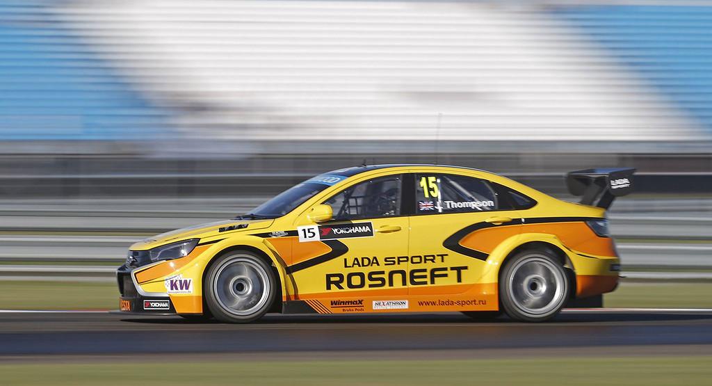 Rosneft26's tweet photo. Мощная и быстрая Lada Sport Rosneft. #Роснефть26 #Ставрополь #lada #sport #спорт http://t.co/YxIlOQ9vn6