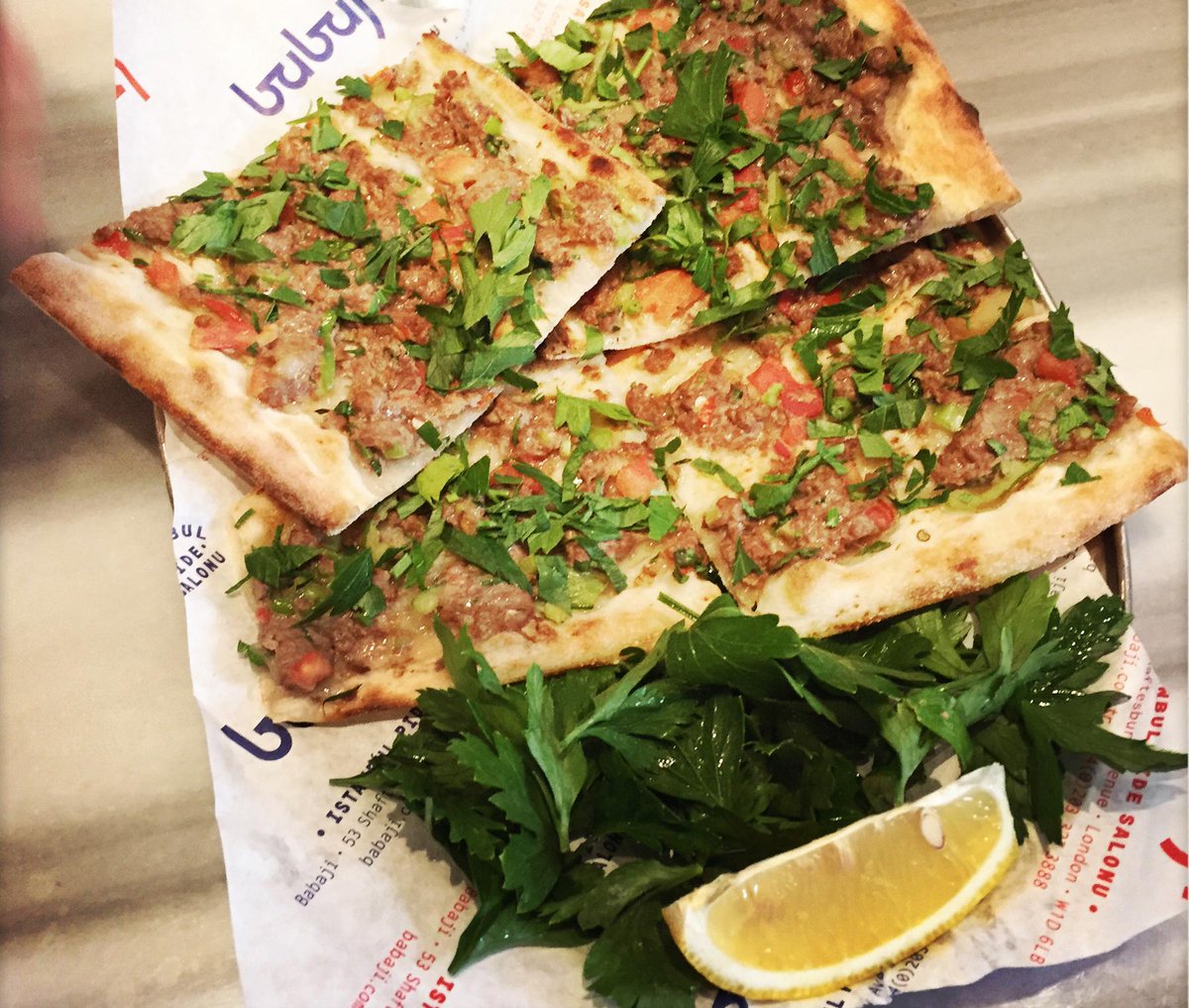 babajipidesalon's tweet photo. #PideDeveli is a nationally loved dish. Diced beef and tomato is topped with parsley and green pepper. #perfectpide. http://t.co/Yen4AIQ5AS