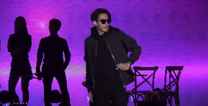 ChanHomeTH's tweet photo. [FANCAM] 151004 강남한류페스티벌 Bad Girl - Feat. CHANYEOL
Cr.C round
Link : https://t.co/ihG2futsJl http://t.co/XOrltIwVcx