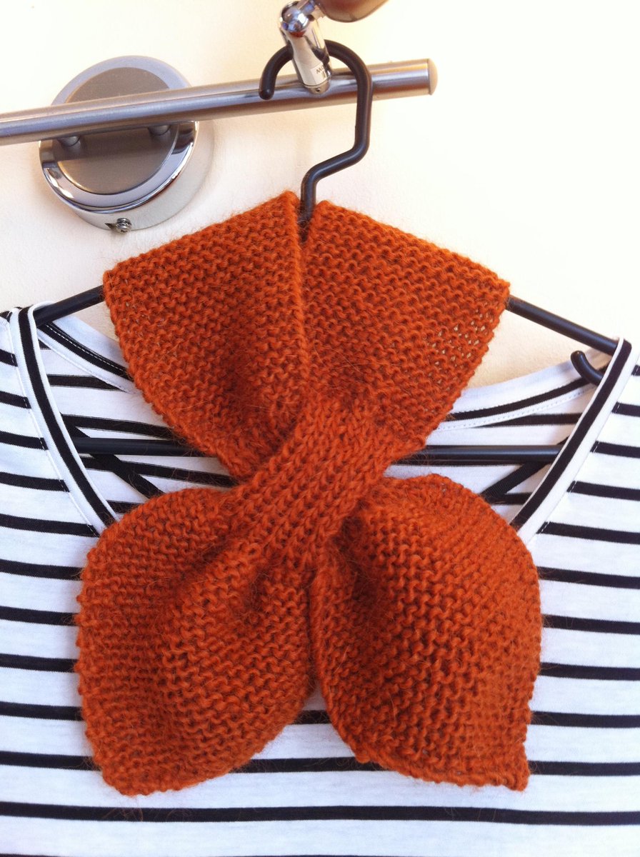 tpinksheep's tweet image. New listing today on #Etsy -&amp;gt; Bow knot scarflette in Terracotta etsy.com/uk/listing/827… #knitting #autumn #winter