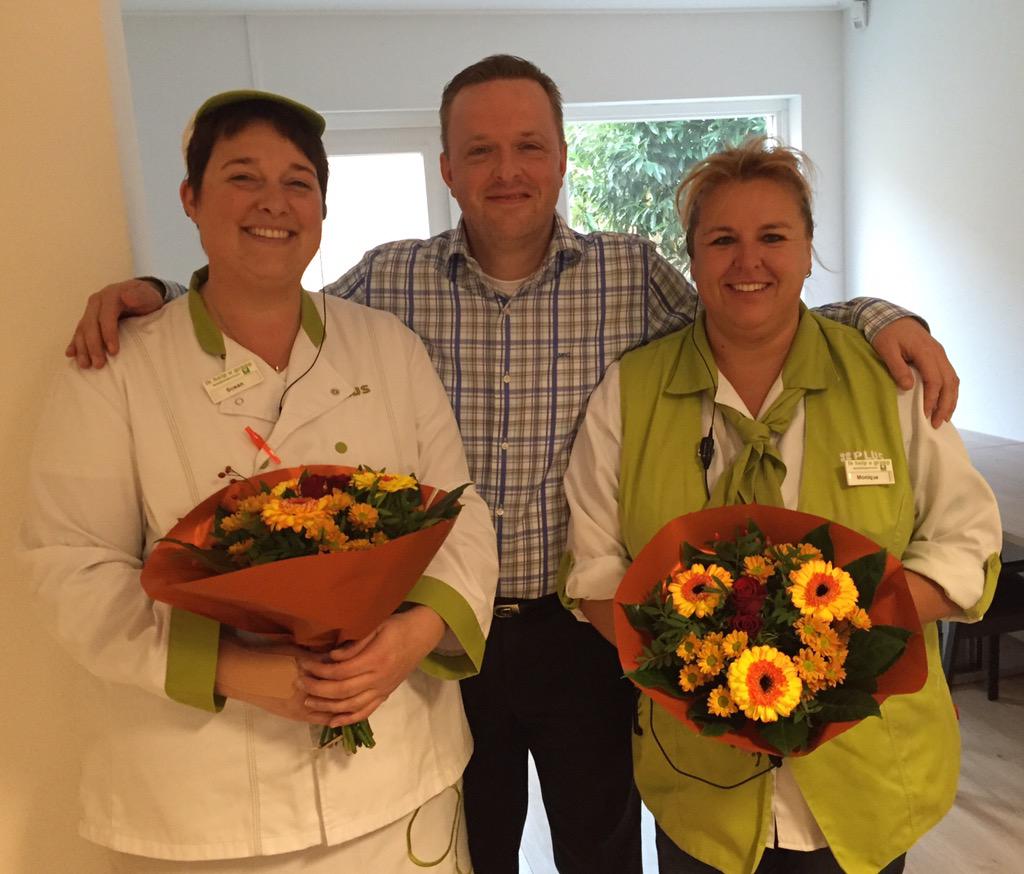 PlusFranssen's tweet photo. Susan en Monique gefeliciteerd met jullie 5 jarige jubileum! Op naar de volgende 5 jaar samenwerken op deze manier!!! http://t.co/LZHSt2q14w