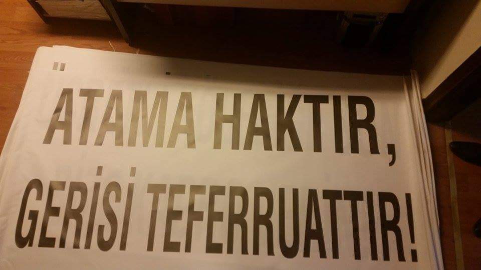 ÖğretmenlerAnkarada Eylemde

Ücretli öğretmenlik ve 400 bin işsiz öğretmenler ordusu 

Açıklaması olmalı. Bekliyoruz