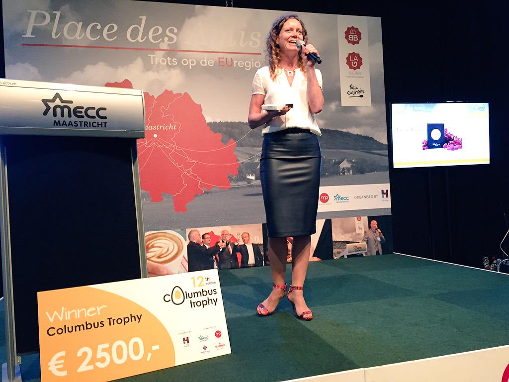 On stage #placedesamis our winner <a href="/TherealWINEgum/">TherealWINEgum</a> about her concept of edible wine shaped like wine gums