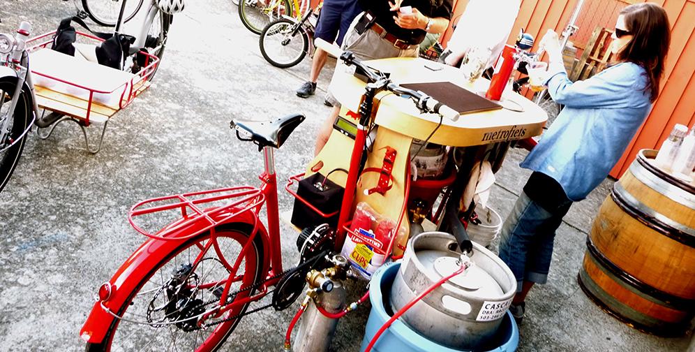 BicyclingMag's tweet image. How to plan the perfect group ride spr.ly/6018BzQt6