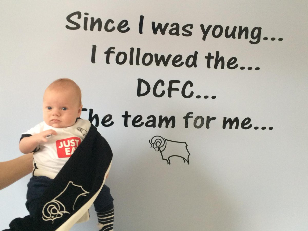 simpsonsarahlou's tweet image. Not even 3 months yet &amp;amp; my boy has his shirt &amp;amp; scarf! 👶🏼⚽️🐏👌🏻 #gotmydcfcscarf @dcfcofficial @DCFCRammie #newram