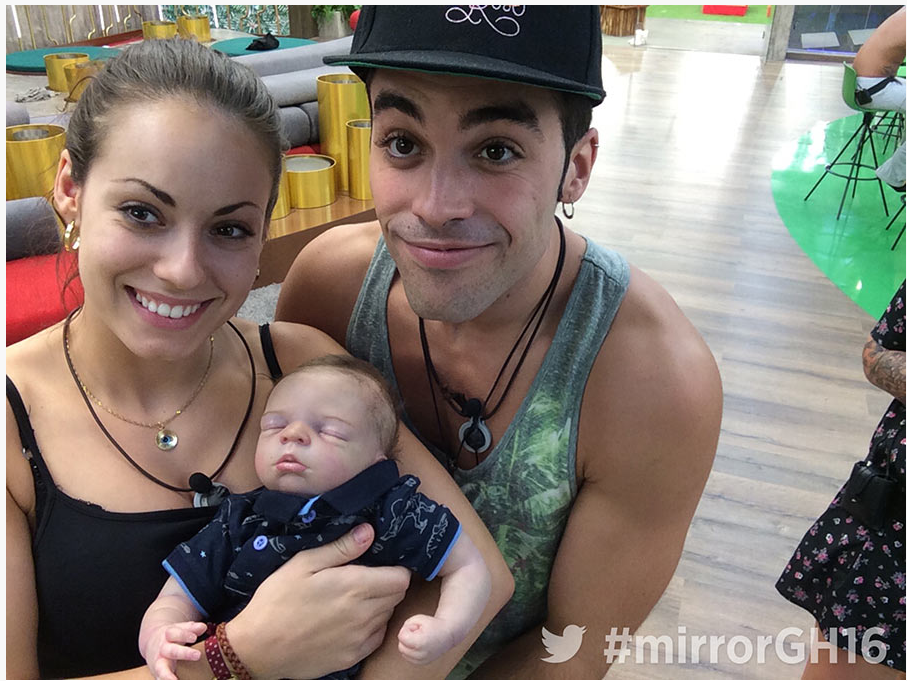 Iagare's tweet photo. ¿Les queda bien?
#mirrorGH16 http://t.co/bR1WTKFmkx