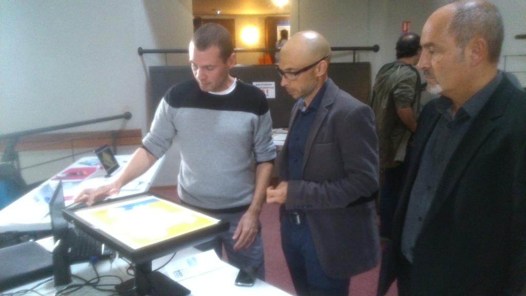 Cherchons_Voir's tweet photo. AccessiMap présent à la journée de sensibilisation à la déficience visuelle #voirautrement #Mdph11 http://t.co/0wkSrzqLyy
