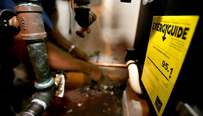 politicony's tweet photo. New York increasingly reliant on natural gas for heat http://t.co/fJIuaiY4Ka http://t.co/2NjSVQM1K7