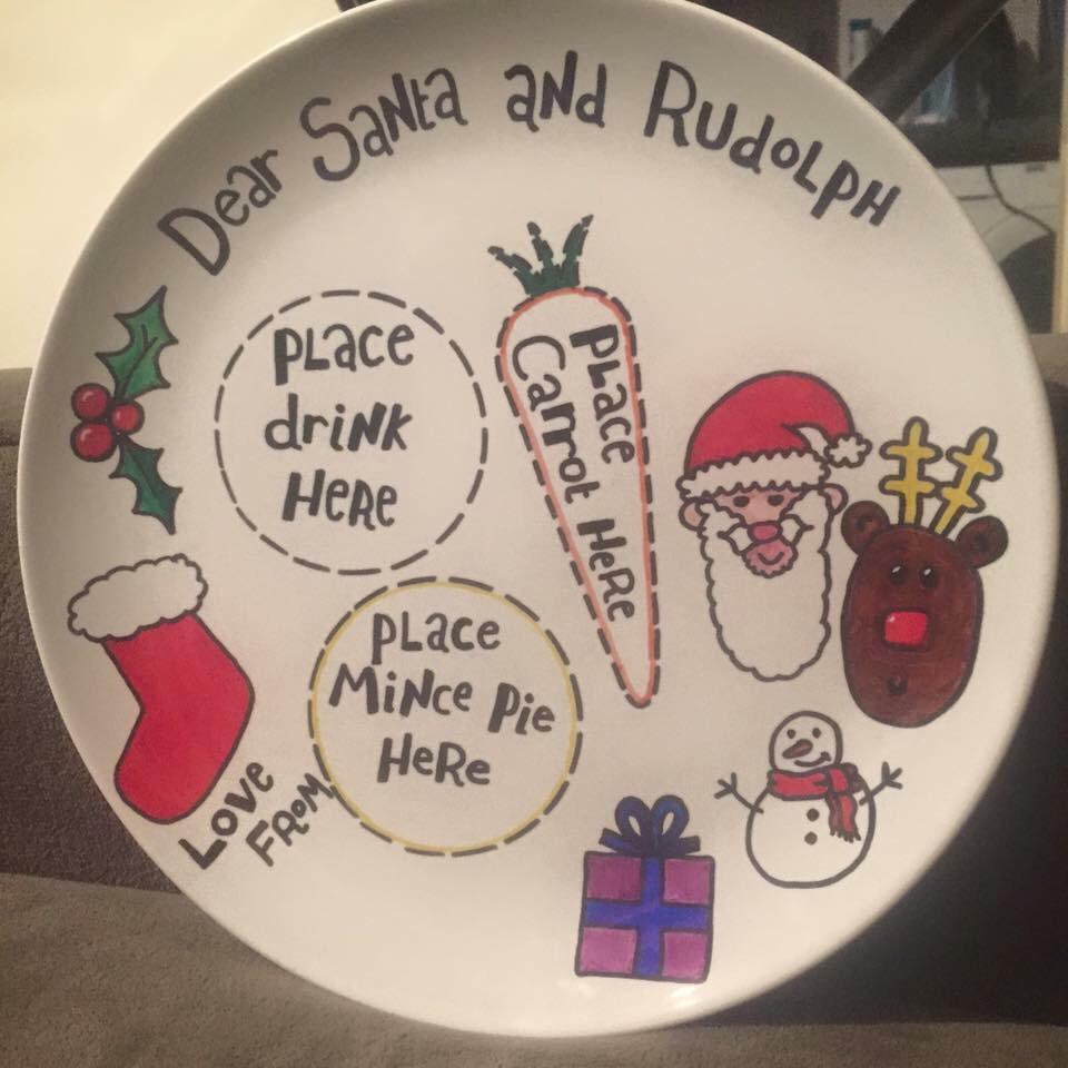 FrameUrThoughts's tweet image. We have started making Christmas Eve plates ready for #Christmas, orders are coming in thick and fast! 🎁🎄🎅🏻