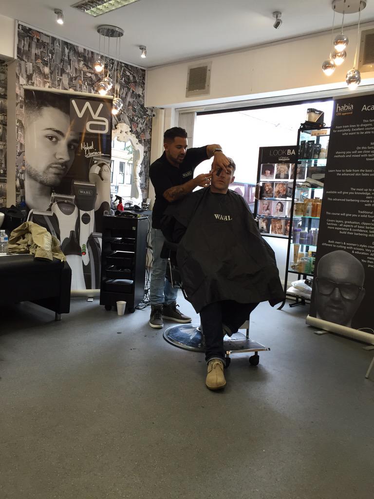 Inspiring barbering session by the very talented <a href="/ImageBarber/">THE IMAGE BARBER STUDIO</a> #wahl #barbering