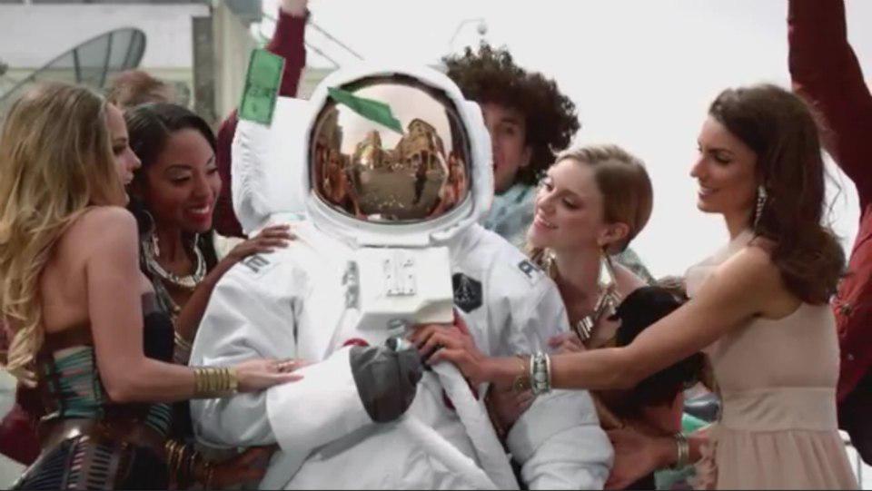 ElleEvansDaily's tweet photo. #flashback: #ElleEvans in #MTV & #Axe #Apollo #AxeApollo #commercial #ads #MTVawards #VMA #AMA #EMA #awards #model http://t.co/vGPIWG1jrc