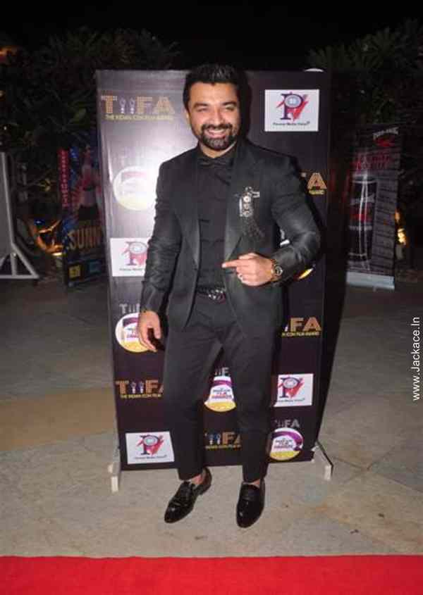 Jackacedotin's tweet photo. The Indian Icon Film Awards 2015 
#Jackace #TIIFA2015 @AjazkhanActor @NakuulMehta 
http://t.co/jbd8yhabG8 http://t.co/AjcJF3Aqx3