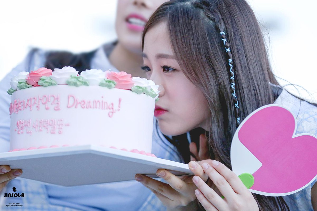 JINSOL_A's tweet photo. 151003 미니팬미팅 #APRIL #진솔 
애ㅣ기 킁킁~
http://t.co/KctwrUOiCh
http://t.co/sL0Y0m1U2A http://t.co/bENp5RQ1D4