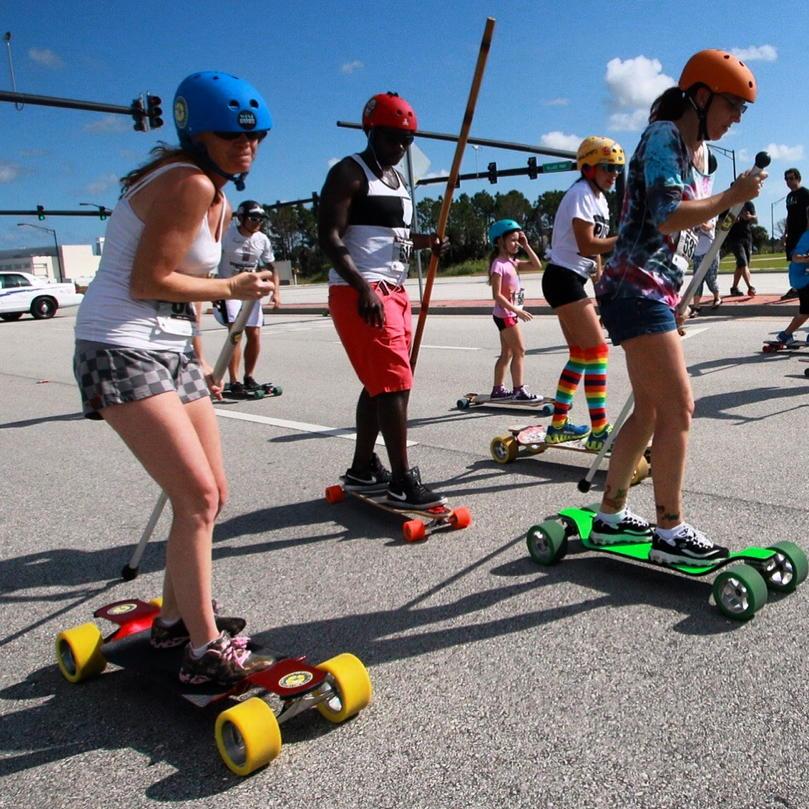 DonkBoard's tweet photo. #AlwaysDoItBIG on #NationalNiceDay
http://t.co/m5nUMnH7Zi
#skateboardrace #PushPSL April 2nd 2016 http://t.co/hZIbhzOXsY