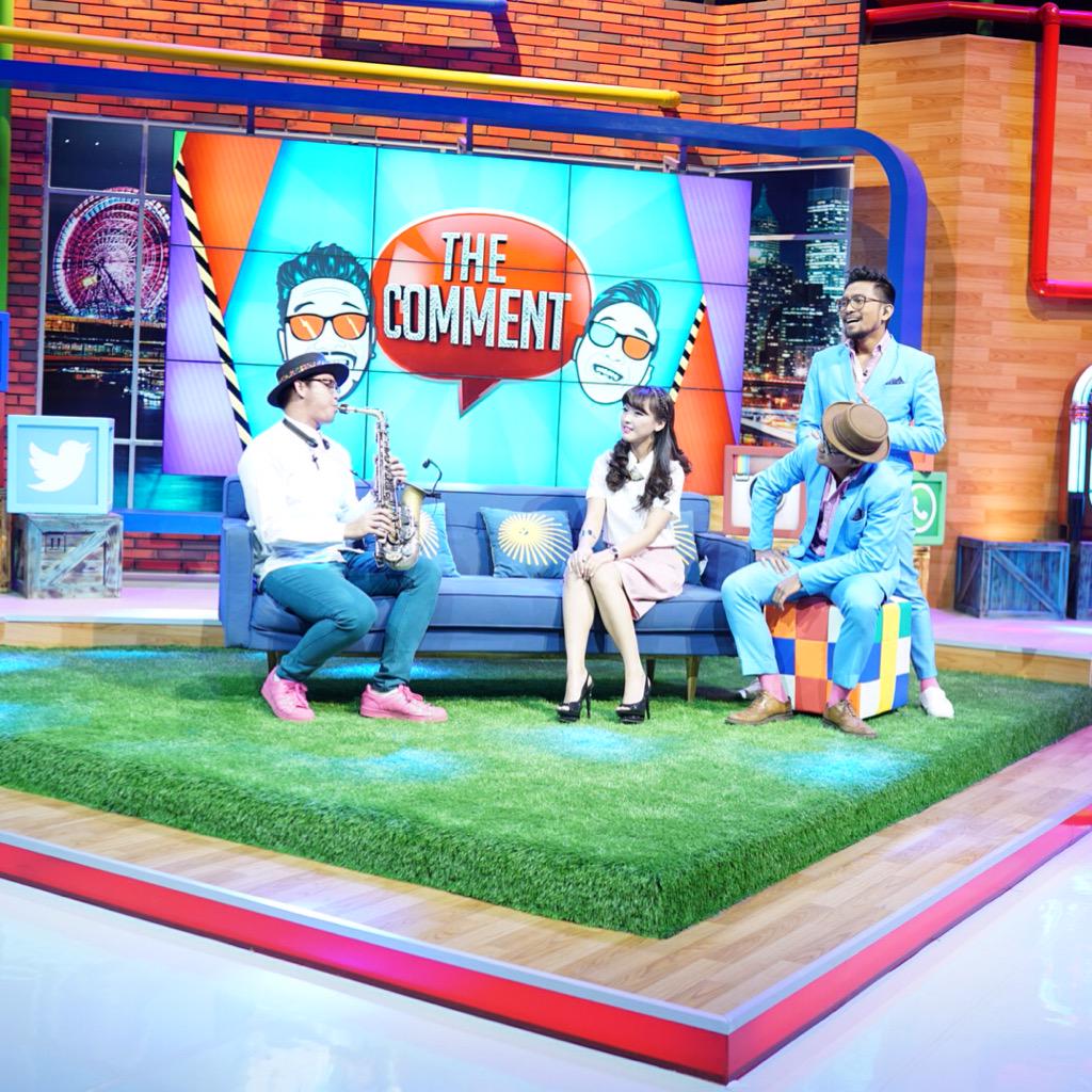 Anariana27's tweet image. Yukk pantengin @TheComment_NET malem ini jam 10 😘 @netmediatama #TheCommentNetTv