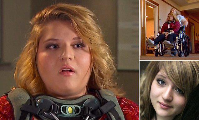 Daily_MailUS's tweet image. Student who survived the Oregon massacre says gunman 'laughed after he shot the teacher' 
dailym.ai/1hli9EK