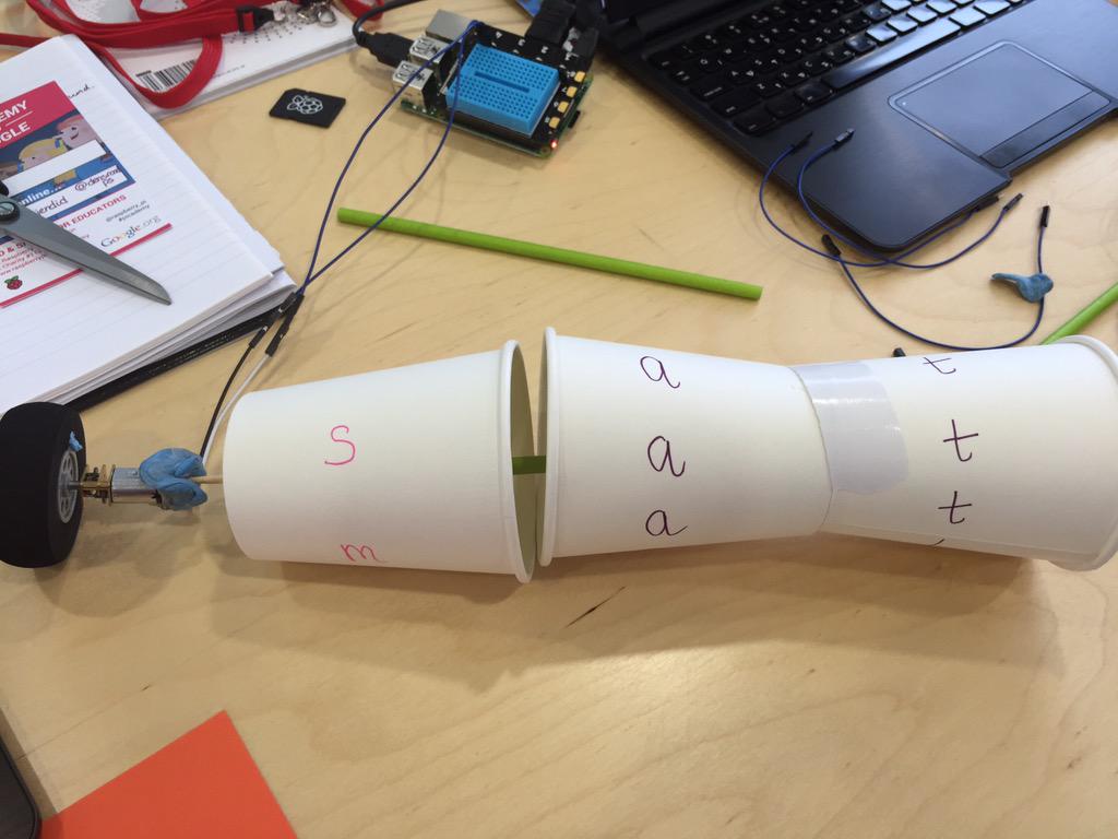 lookwhatjendid's tweet image. I made a #cvc robot using #idle3 @Raspberry_Pi and an #explorerhat  !The starting sound rotates for pupils to read🍓