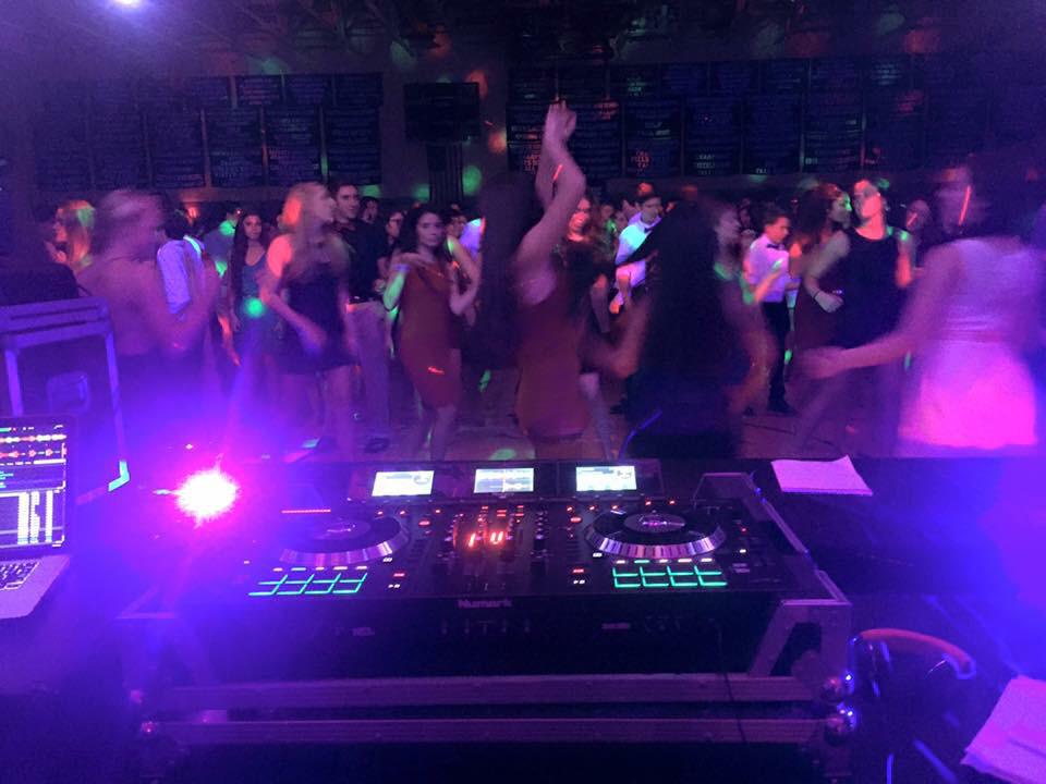 Numark's tweet photo. 👀 #EyeSpyNumark #NS7iii at a gig last weekend http://t.co/2yahd0nDI6