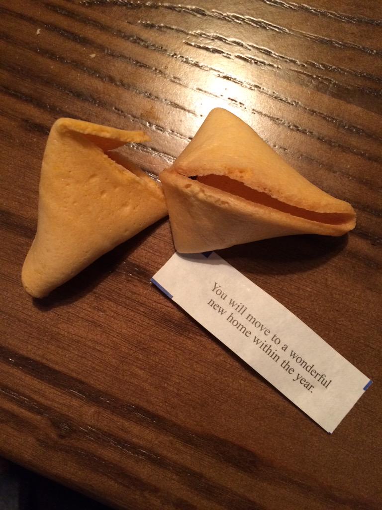 EllieKFletcher's tweet photo. My fortune cookie from this weekend. What a perfect sign! See you soon, Disney World 💕✨🐭☀️😋 http://t.co/111gTkqNJR