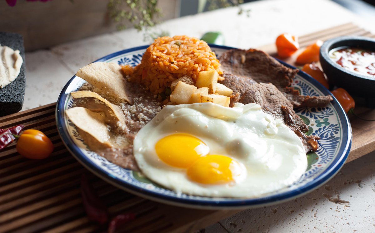 tacos_donchente's tweet photo. Start your week off right with a mouth-watering breakfast dish from #TacosDonChente! #breakfastofchampions http://t.co/ZXGK41ckFK