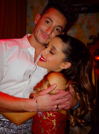 arianaaailysm's tweet photo. RT if you think that @ArianaGrande &amp; @FrankieJGrande are sibling goals 
#MTVFANWARSArianators http://t.co/n4pkcV5hfN