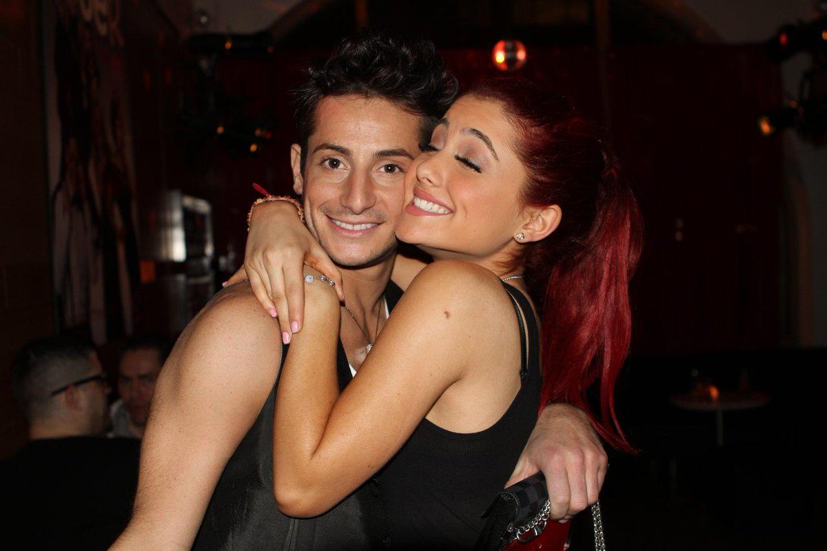 arianaaailysm's tweet photo. RT if you think that @ArianaGrande &amp; @FrankieJGrande are sibling goals 
#MTVFANWARSArianators http://t.co/n4pkcV5hfN