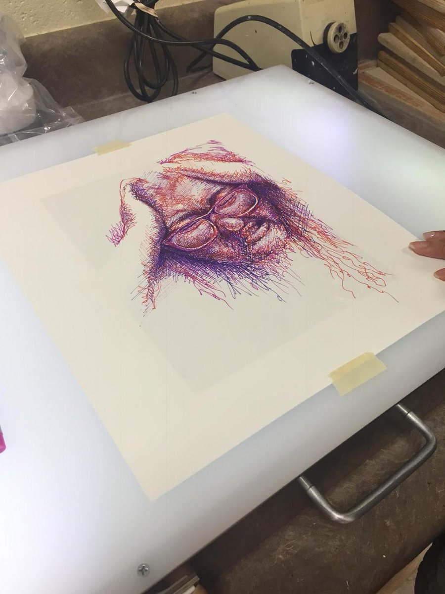 susan_edu's tweet photo. Using the light box to create a unique self portrait in Drawing/Painting 3! @Northviewart http://t.co/mSurmrTbnp
